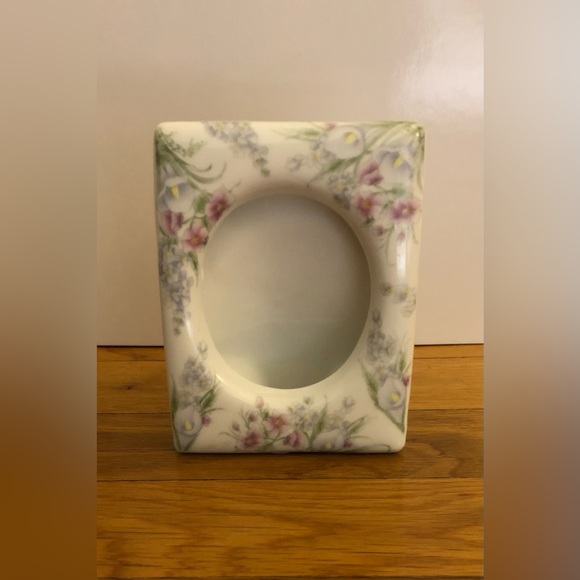 Small Photo Frame With Floral Pattern - Picture 7 of 9